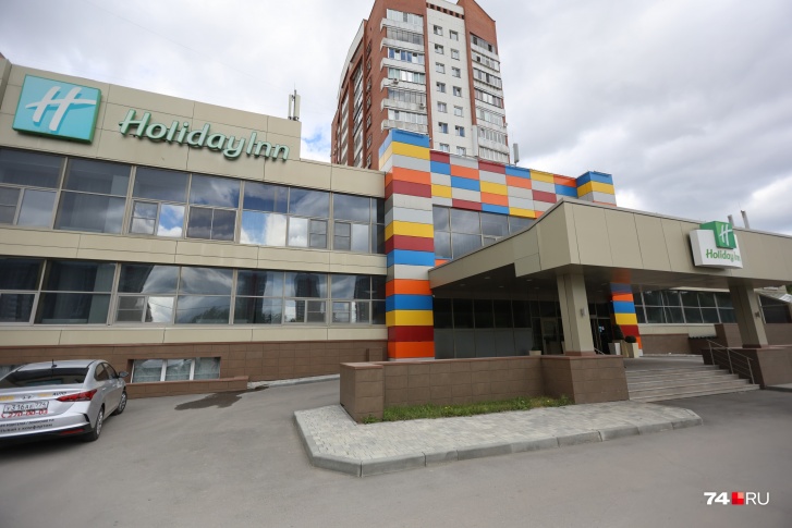 Holiday Inn в Челябинске находится на Университетской набережной
