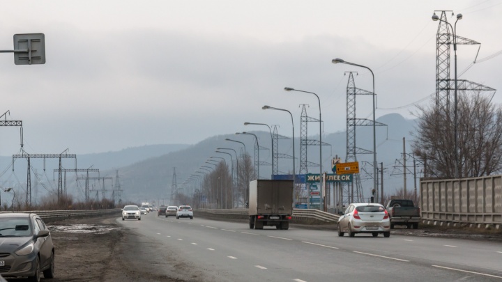 Оползень с Жигулевской горы парализовал движение на трассе М-5 «Урал»