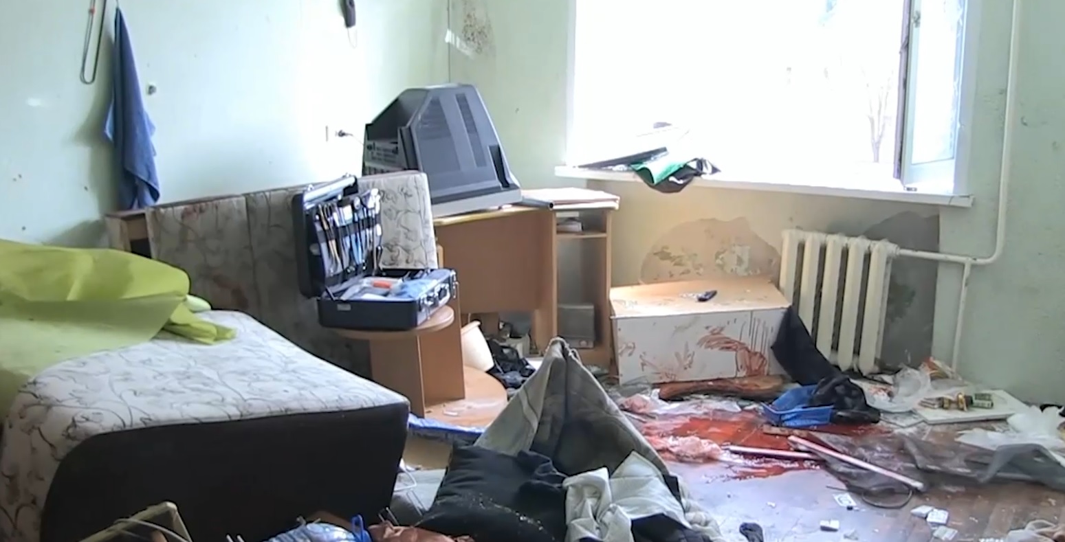 Пытался ударить креслом и махал топором: в МВД рассказали подробности штурма общежития на Сортировке