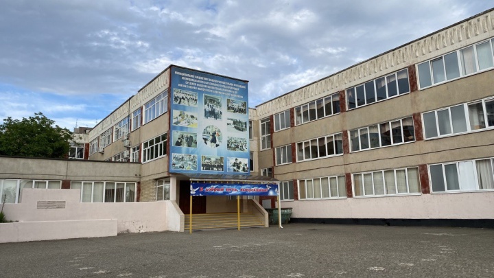 В Юбилейном микрорайоне Краснодара эвакуировали учеников из школы из-за подозрительного предмета