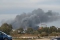 На военном аэродроме Севастополя разбился самолет. Жители сообщают о взрывах