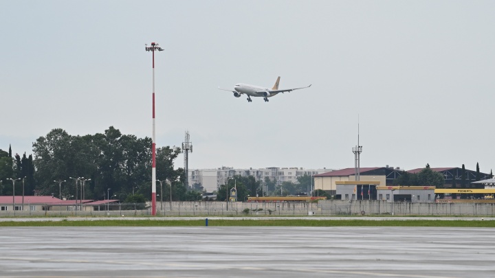 Самолет в Сочи из Челябинска вылетел с 19-часовым опозданием