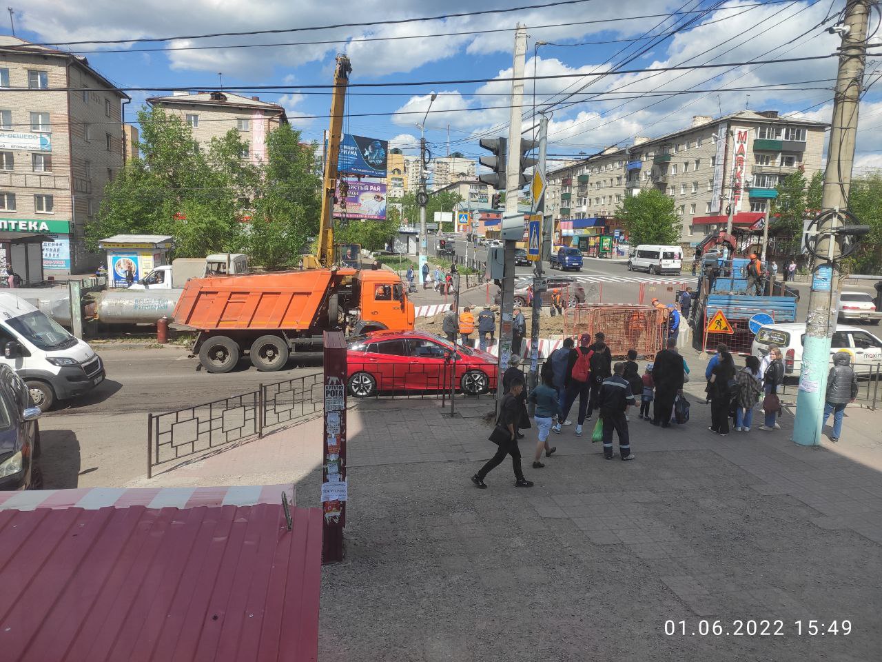 Пешеходный переход перекрыли на улице Бабушкина в Чите из-за ремонта