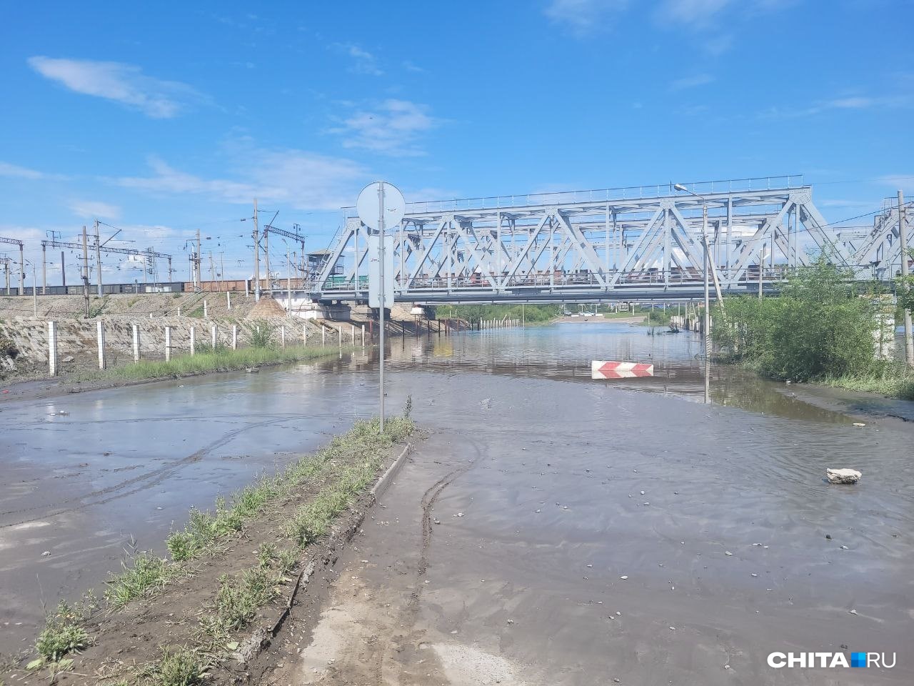 Закрытую из-за наводнения дорогу на Лазо в Чите откроют 2 августа