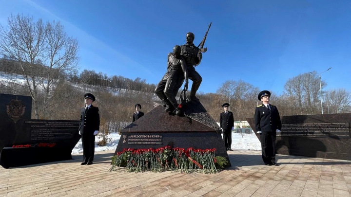 В Нижнем Новгороде открыли памятник погибшим сотрудникам ФСБ
