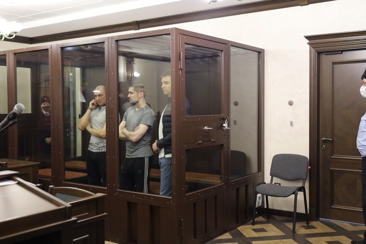 На четверых преступники получили почти <nobr class="_">40 лет</nobr> «строгача» На четверых преступники получили почти <nobr class="_">40 лет</nobr> «строгача»