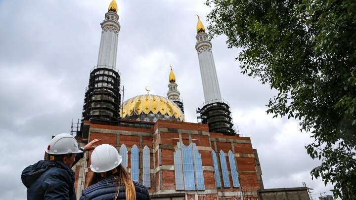 Холл с колоннами, орнамент и санузел для муфтия: показываем, как изнутри будет выглядеть мечеть «Ар-рахим» в Уфе