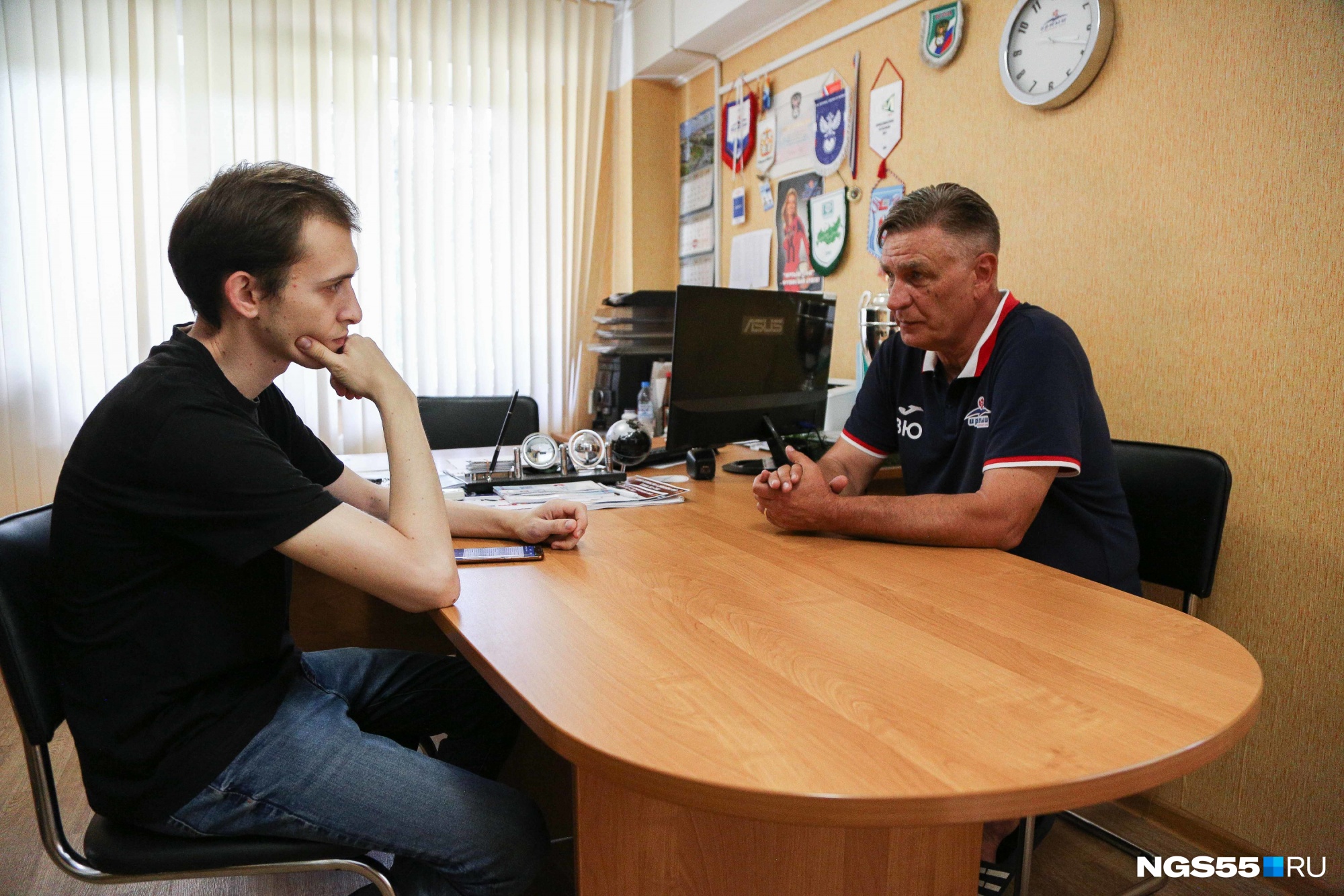У тренера сохранились дружеские отношения с Павлом Погребняком, выступавшим за сборную России по футболу