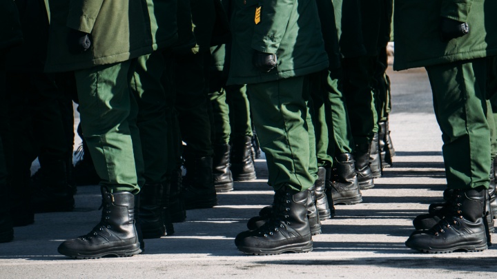 «Им нужны ботинки»: в Ярославской области собирают деньги на экипировку мобилизованных военных