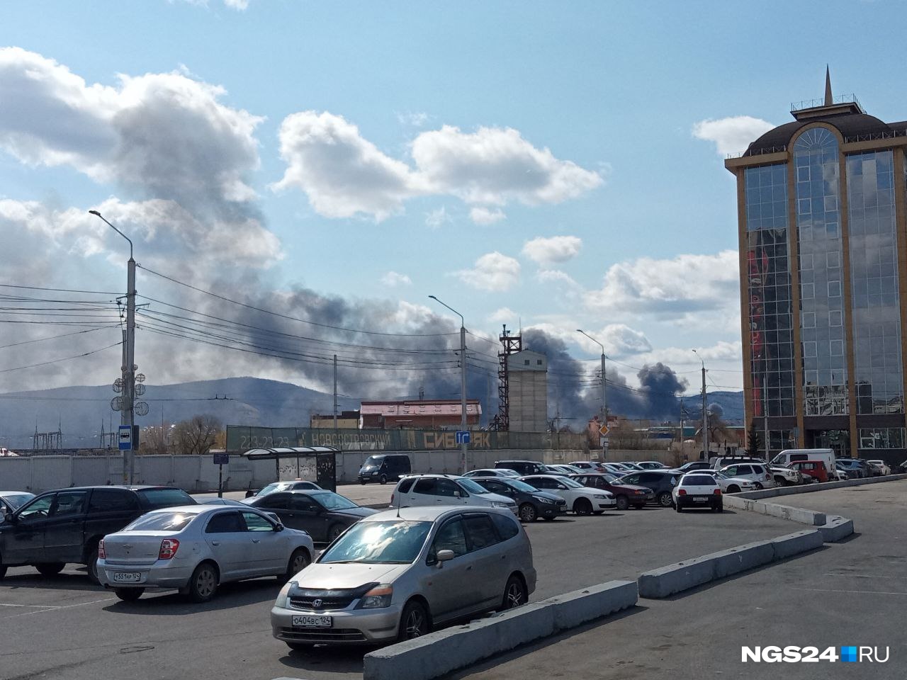 Вид с площади перед ж/д вокзалом Вид с площади перед ж/д вокзалом