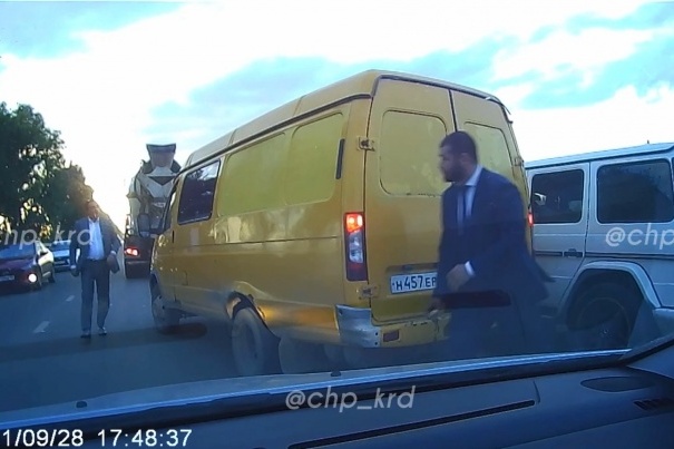 Судя по видео, Намоев лично ударил водителя «Газели»