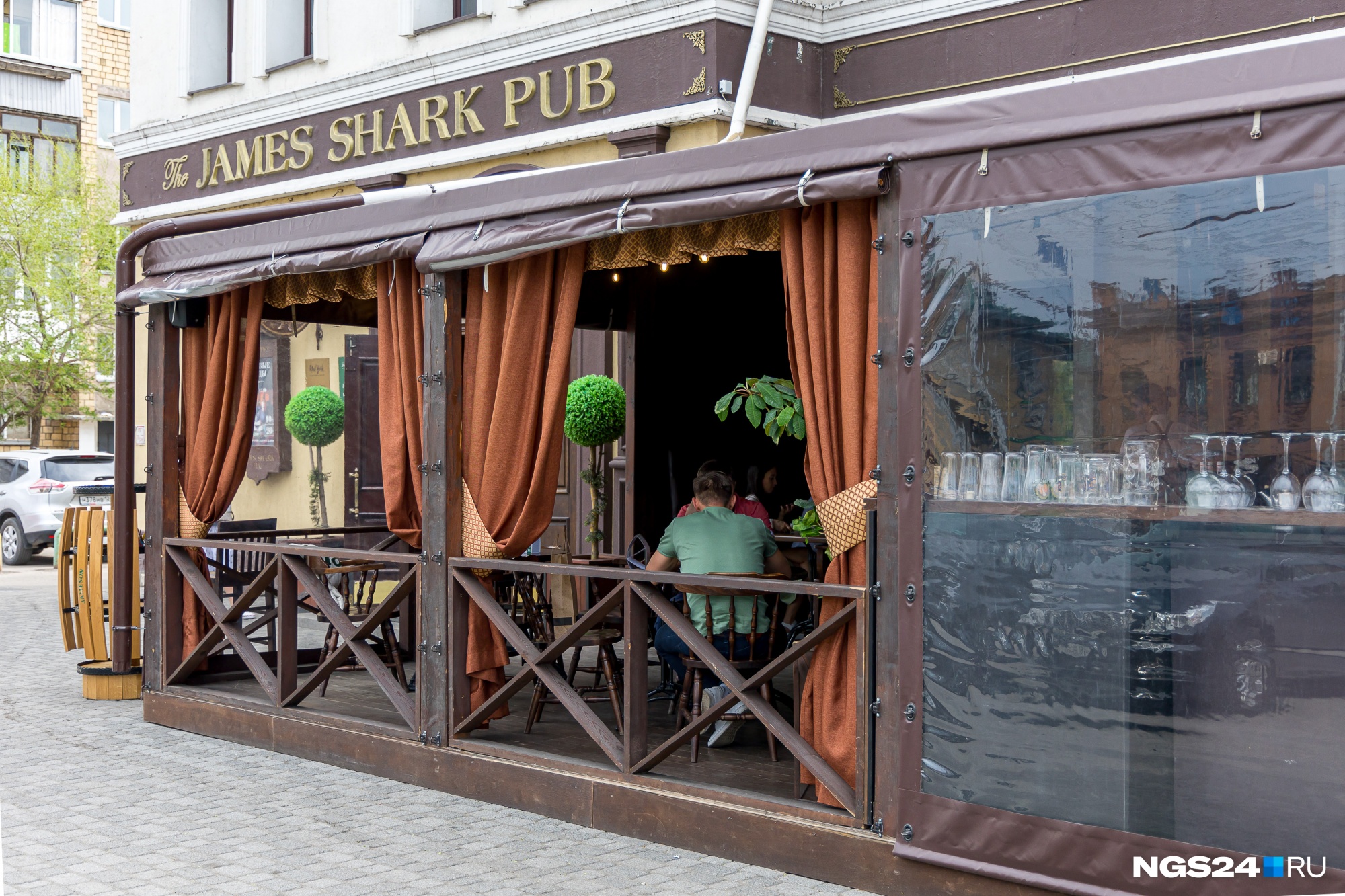 «Летка» The James Dhark Pub открылась одной из первых