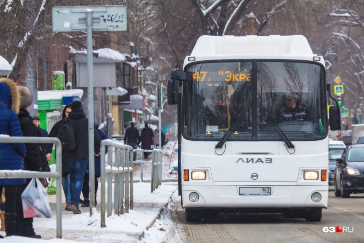 Из-за нехватки работников автобусы отправляют в рейс без кондукторов