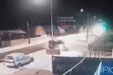 Автомобиль с пьяными подростками врезался в столб в Шатках Автомобиль с пьяными подростками врезался в столб в Шатках