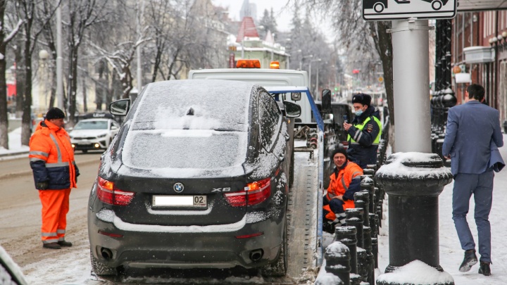 «В России один запрещающий знак — бетонный блок»: как в Уфе провалилась попытка ввести платные парковки