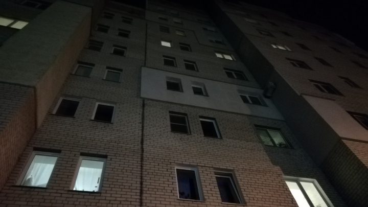 Семья благополучная: в Ярославской области умер трехлетний мальчик, выпав из окна
