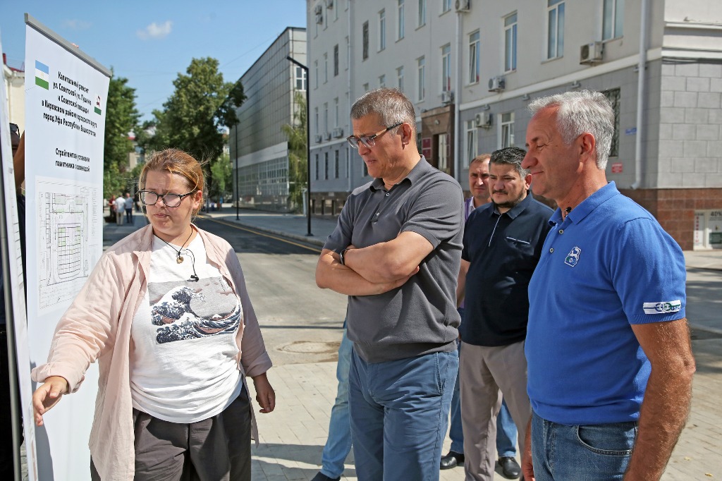 Ольга Сарапулова с Радием Хабировым и экс-мэром Уфы Сергеем Грековым Ольга Сарапулова с Радием Хабировым и экс-мэром Уфы Сергеем Грековым