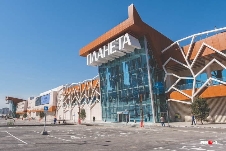 ТРЦ «Планета» открылся в Перми в этом году и стал самым большим торговым центром в городе