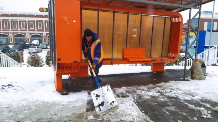 «Начался сезон месива из грязи»: в Уфе коммунальщики вывезли за сутки 5 тысяч кубометров снега
