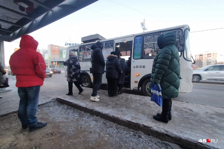 Мост строили два года — за это время горожане позабыли, как ходили автобусы Мост строили два года — за это время горожане позабыли, как ходили автобусы