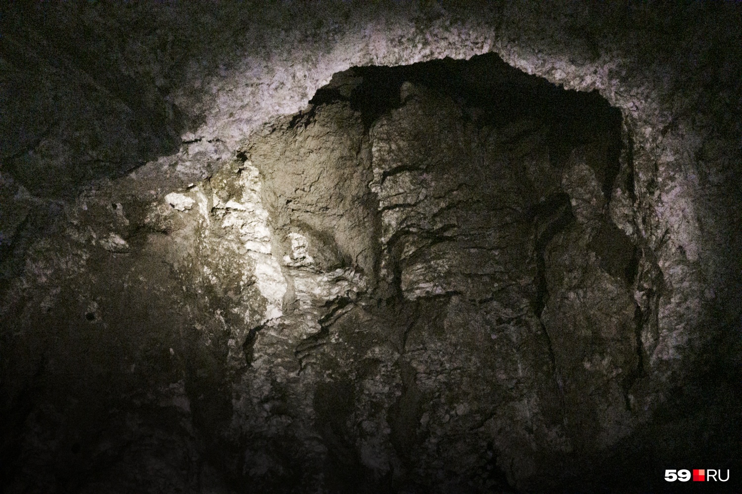 Так выглядит самая большая в Кунгурской пещере «органная труба». Она располагается в гроте Географов
