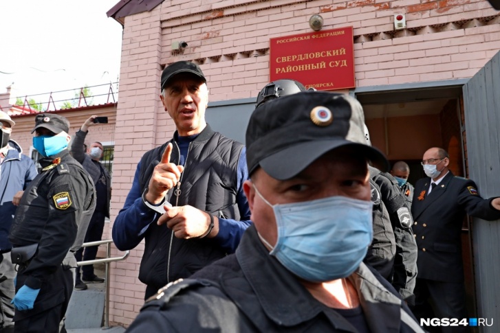 Быков погасил долг по налогам в октябре этого года Быков погасил долг по налогам в октябре этого года
