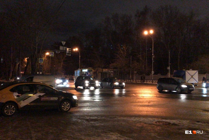 Большей части горожан электричество вернули в течение десяти минут Большей части горожан электричество вернули в течение десяти минут