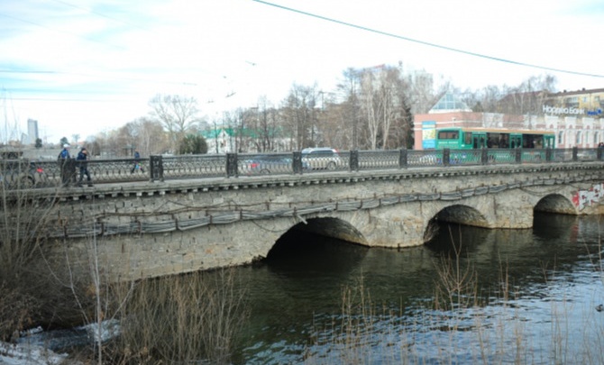 Мэрия Екатеринбурга услышала претензии: проект Каменного моста на Малышева полностью переделали