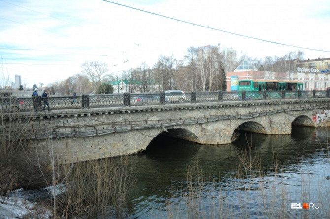 Мэрия Екатеринбурга услышала претензии: проект Каменного моста на Малышева полностью переделали
