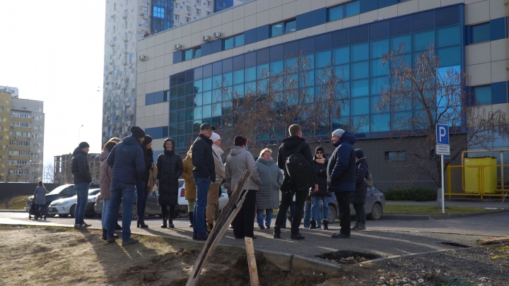 «Обходите лесом»: в Волгограде жилые комплексы превращают в огороженное гетто
