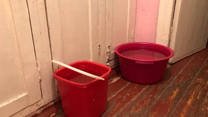 В Перми жители дома пожаловались на перебои с водой из-за аварии: горячая есть, а холодной нет