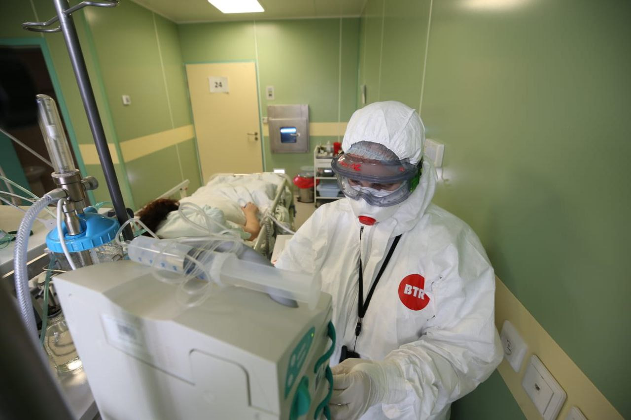 Петербургская больница раскрыла, сколько вакцинированных лежат в забитой реанимации