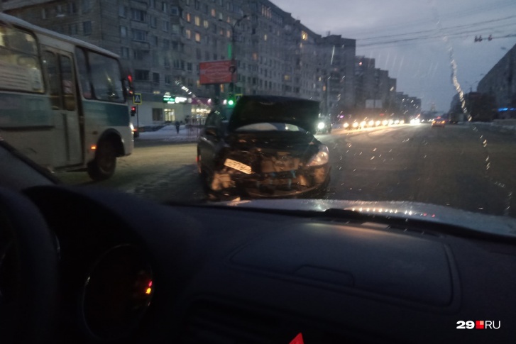 ДТП на этом перекрестке происходят часто ДТП на этом перекрестке происходят часто