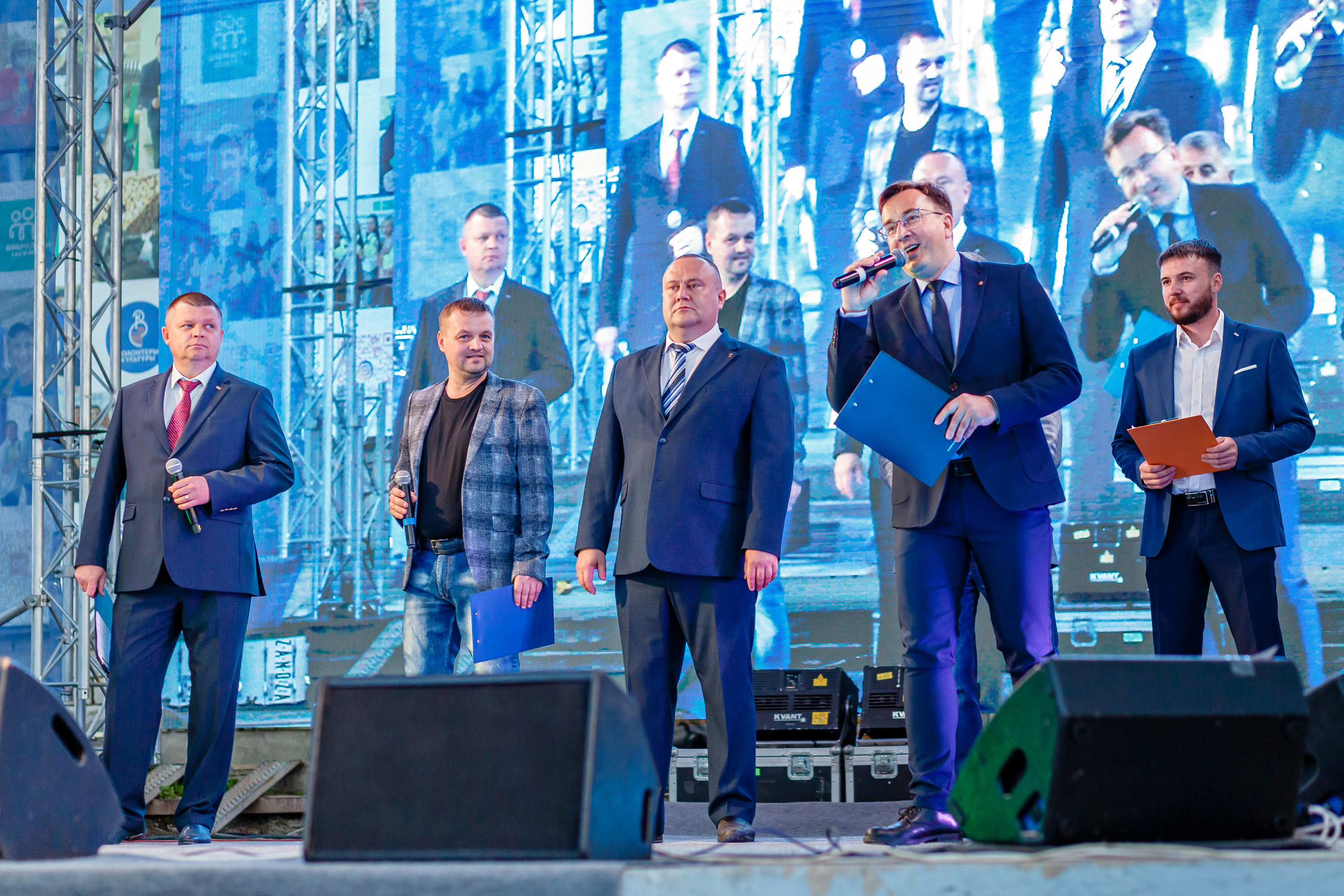 Руководство завода и глава Богучанского района поздравили гостей