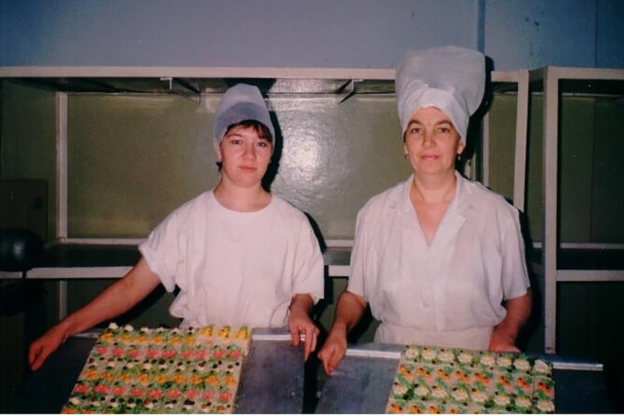 Изготовление пирожного «Бисквитное», 1999 год
