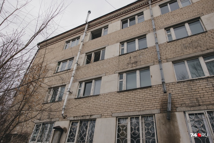 Здание на Трудовой, 28 в Металлургическом районе, где раньше лечили детей, приватизируют Здание на Трудовой, 28 в Металлургическом районе, где раньше лечили детей, приватизируют