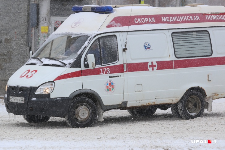 Детей забрали в больницу на скорой Детей забрали в больницу на скорой