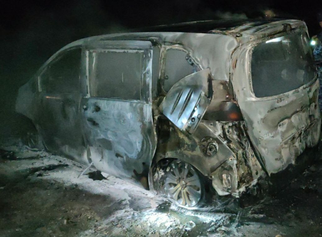 Пассажиры напали на водителя такси и сожгли его автомобиль в Забайкалье