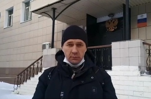 Активиста задержали после пикета против повышения цен на ЖКХ в Новосибирске