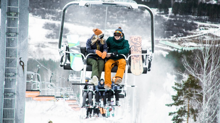 Горнолыжный сезон продолжается: снегопад обрадовал любителей горных лыж и сноуборда
