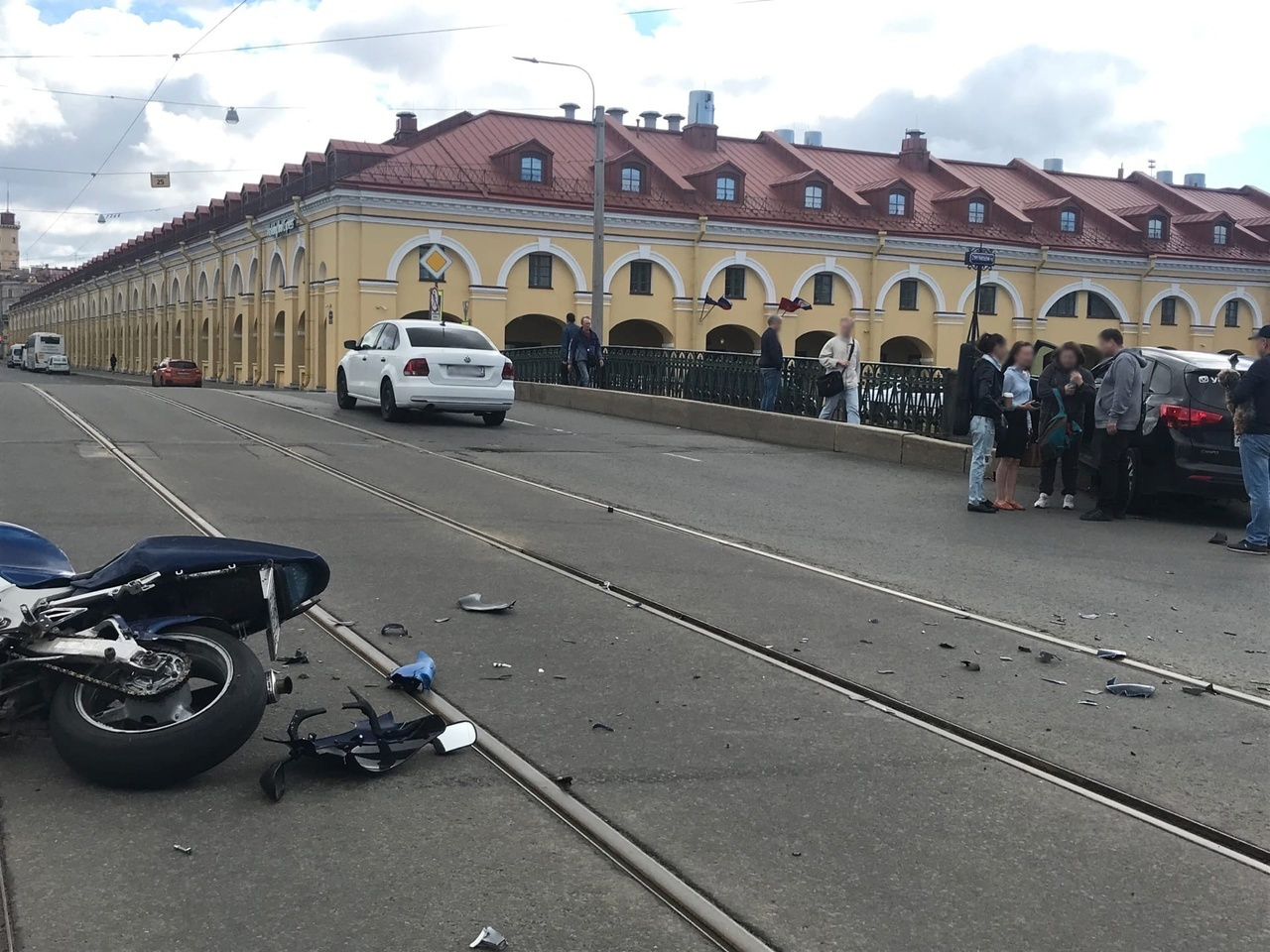 В питере попали. Мотоциклист в Питере.