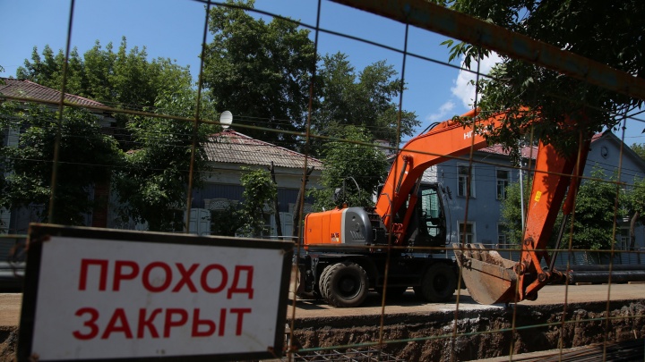Двустороннее движение на месяц сделают по улице Серова из-за ремонта труб на Петровской