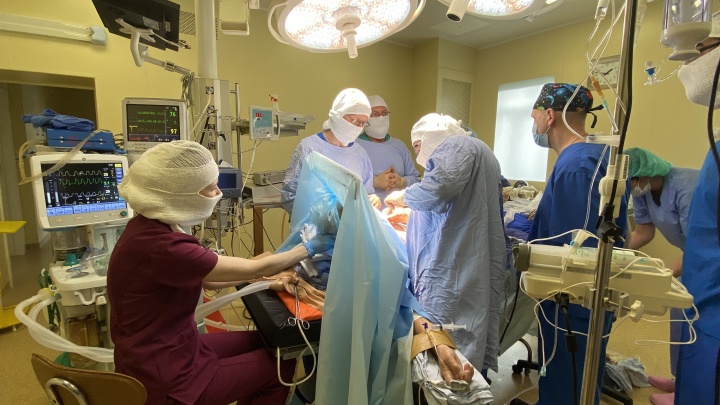 Онкологи Югры впервые выполнили уникальную операцию