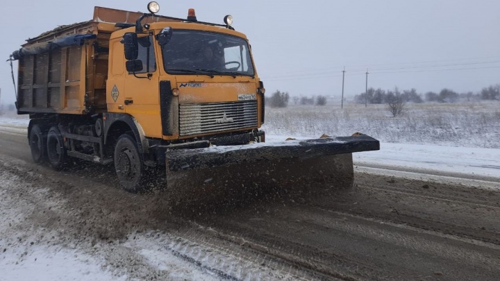 Ростовскую область накрыл снегопад. Что происходит на трассе М-4?