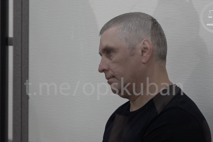 Ближайшие девять лет бывший полицейский проведет в колонии строгого режима Ближайшие девять лет бывший полицейский проведет в колонии строгого режима