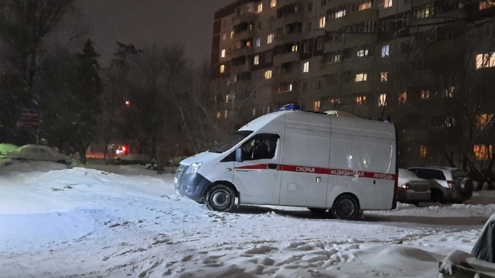 В Новосибирске водитель скрылся с места ДТП, в котором пострадала 23-летняя девушка