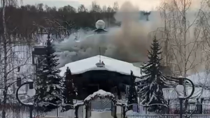 В ярославском МЧС назвали предварительную причину пожара в бывшем клубе «Мед»
