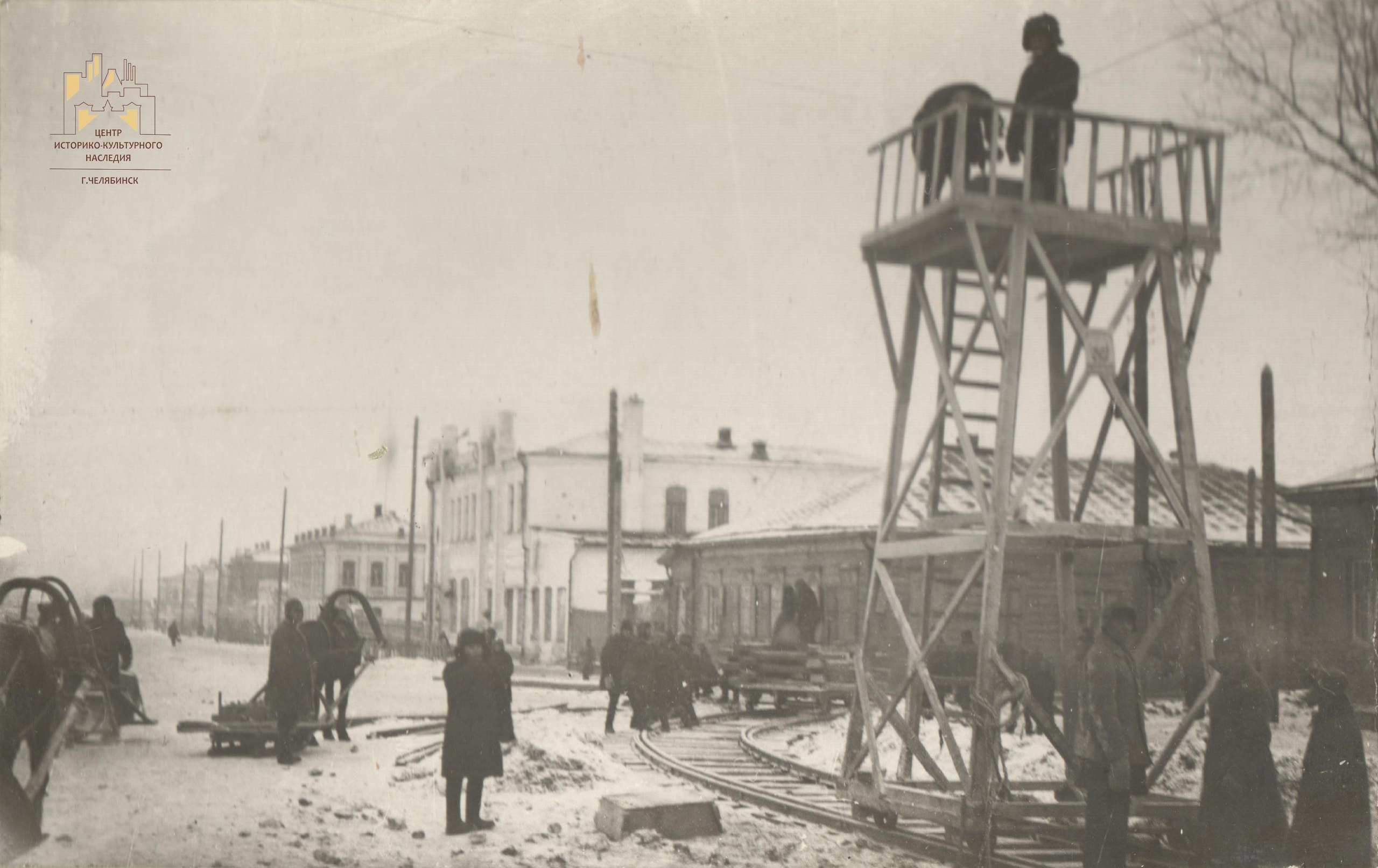 К зиме первая линия была построена, и <nobr class="_">5 января</nobr> 1932 года состоялось открытие трамвайного движения К зиме первая линия была построена, и <nobr class="_">5 января</nobr> 1932 года состоялось открытие трамвайного движения