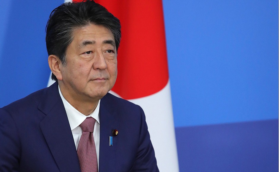 Бывший премьер Японии Синдзо Абэ скончался после покушения