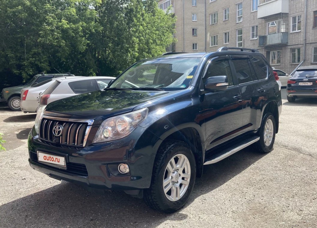 Подержанный Toyota Land Cruiser Prado 2013 года за 2 900 000 рублей Подержанный Toyota Land Cruiser Prado 2013 года за 2 900 000 рублей